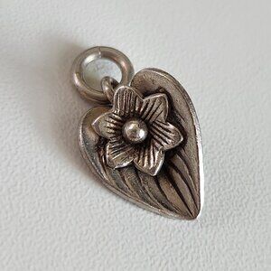 925 Sterling Silver Flower Petal Pendant